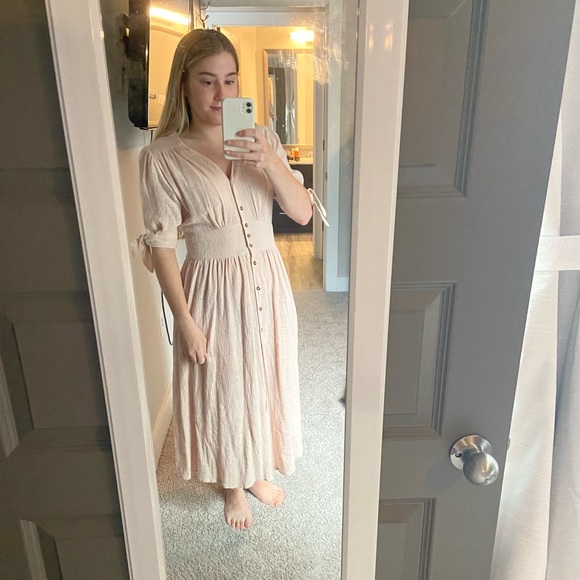 entro Dresses & Skirts - Dress